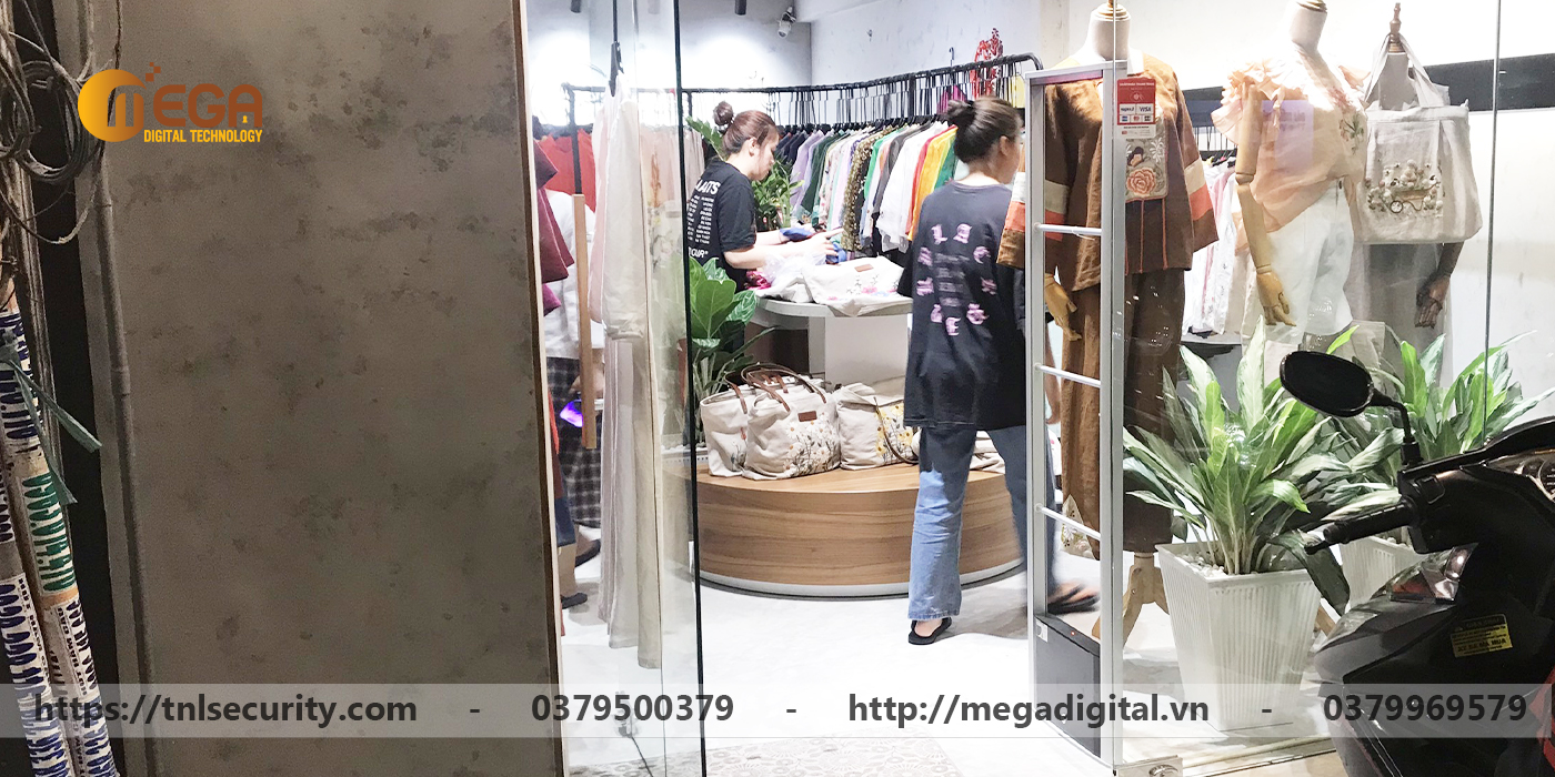 Lap-dat-cong-tu-an-ninh-cho-shop-thoi-trang-tai-Quan-1
